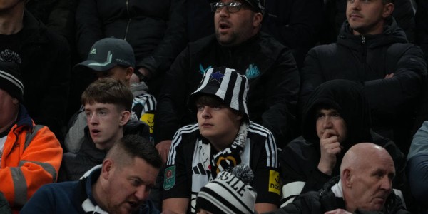 埃迪·豪怒怼希勒与鲁尼：戈登“带病不首发”真相与足球舆论的双重标准