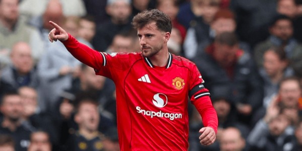 2-0！芒特破荒 舍什科连场破门 曼联掀翻升班马重返上半区